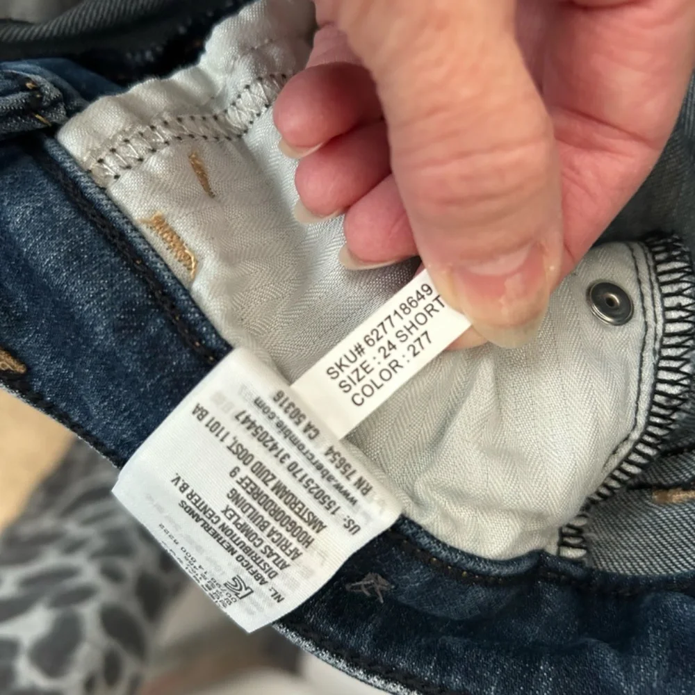 Abercrombie & Fitch Harper Ankle Jean Medium Indigo Distressed Size 24 Short OOs